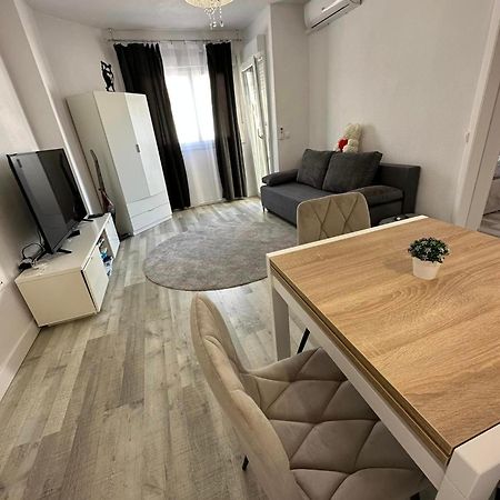 Dom Goscinny 8,3-41 Poznań Eksteriør billede