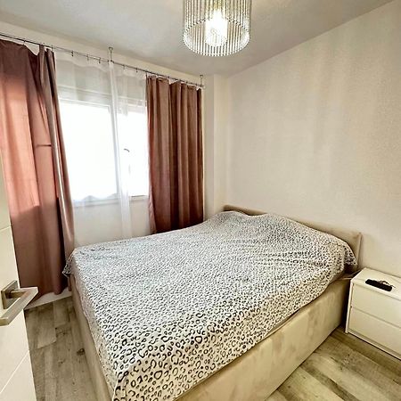Dom Goscinny 8,3-41 Poznań Eksteriør billede
